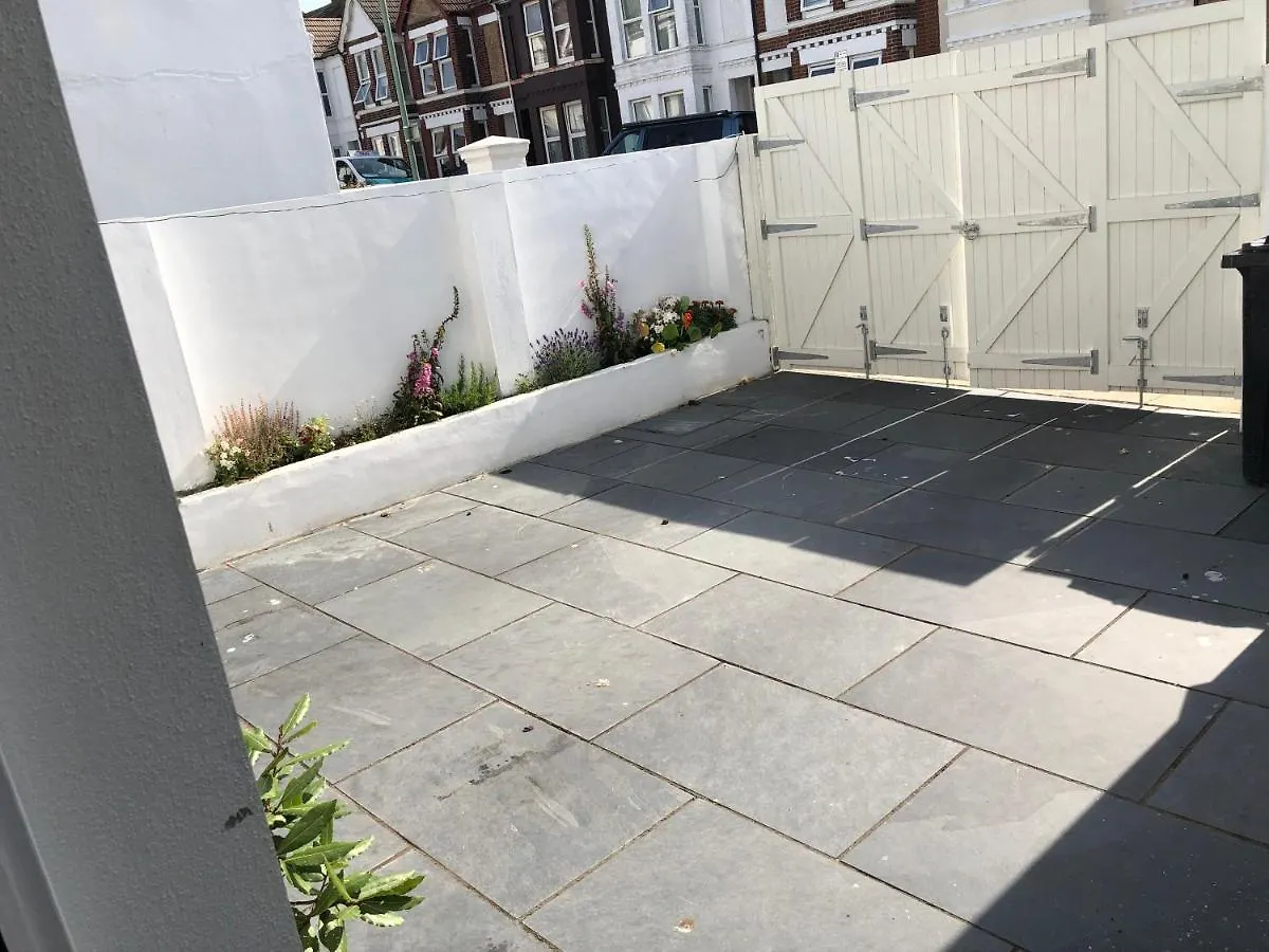 Poets Rest, Free Parking, Ev Socket Fees Apply Walk To Beach Brighton