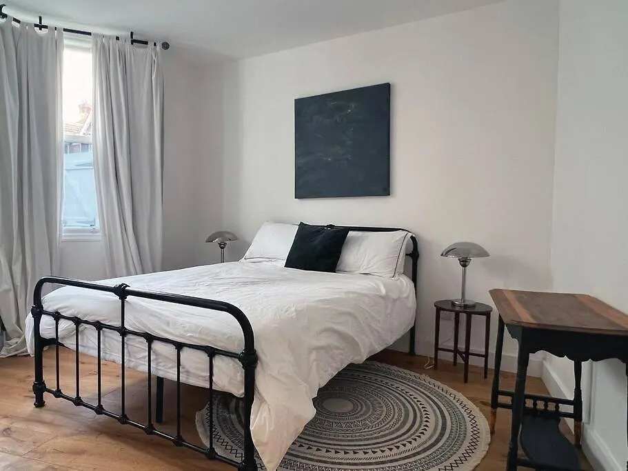 Poets Rest, Free Parking, Ev Socket Fees Apply Walk To Beach Brighton Reino Unido