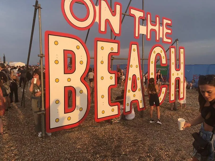 Poets Rest, Free Parking, Ev Socket Fees Apply Walk To Beach Brighton 0*,  Reino Unido